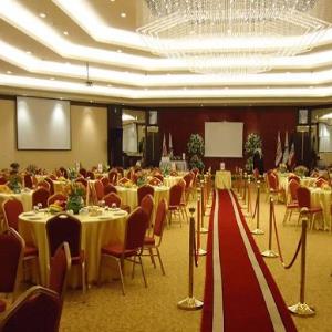 خرید عمده فرش قرمز تشریفاتی کاشان