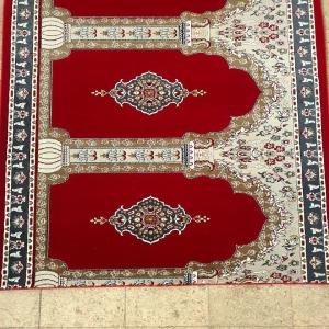 فروش عمده فرش سجاده‌ای اکریلیک ۷۰۰ شانه | کیفیت درجه یک با قیمت کارخانه