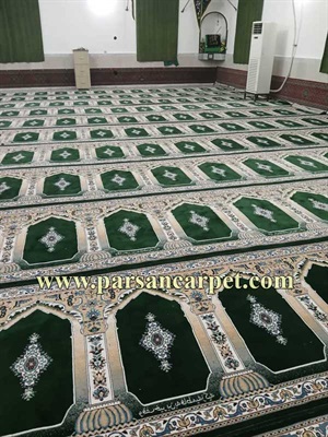 خرید مستقیم فرش سجاده‌ای پلی‌استر ۷۰۰ شانه از کارخانه کاشان | قیمت ویژه مساجد